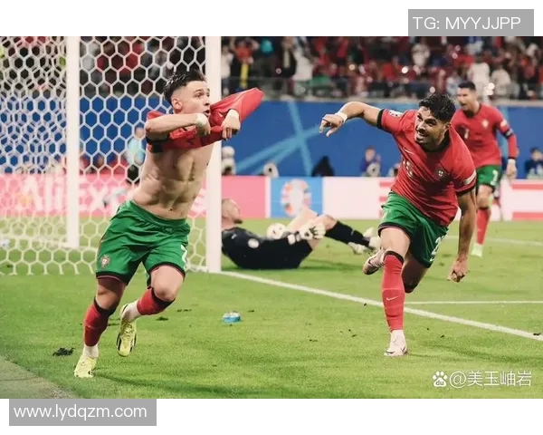 足球明星温泉背后的故事与他在绿茵场上的辉煌成就 足球明星温泉背后的故事与他在绿茵场上的辉煌成就